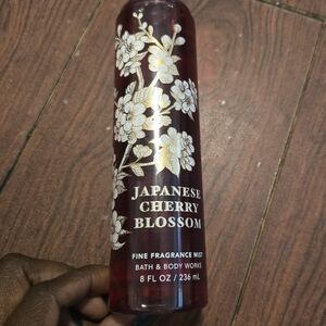 Bath & Body Works Japanese Cherry Blossom Mist - Burgundy & Gold
